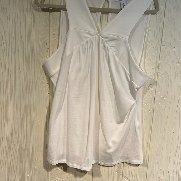 White House black market NWT sleeveless top with keyhole back size large - Picture 1 of 10